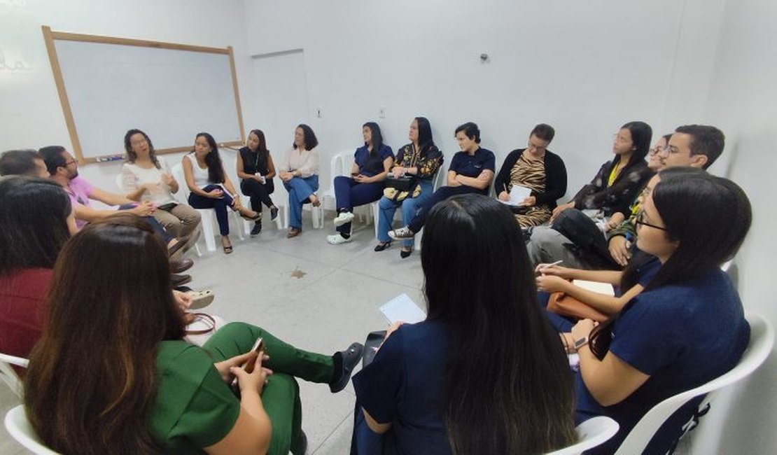 Hospital de Emergência do Agreste promove ciclo de palestras para estagiários, residentes e profissionais de psicologia