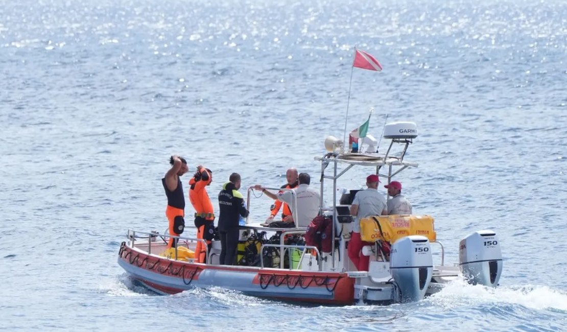 Cinco corpos são encontrados após iate de luxo naufragar na Sicília