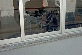 Escola Estadual é invadida, depredada e incendiada em Rio Largo