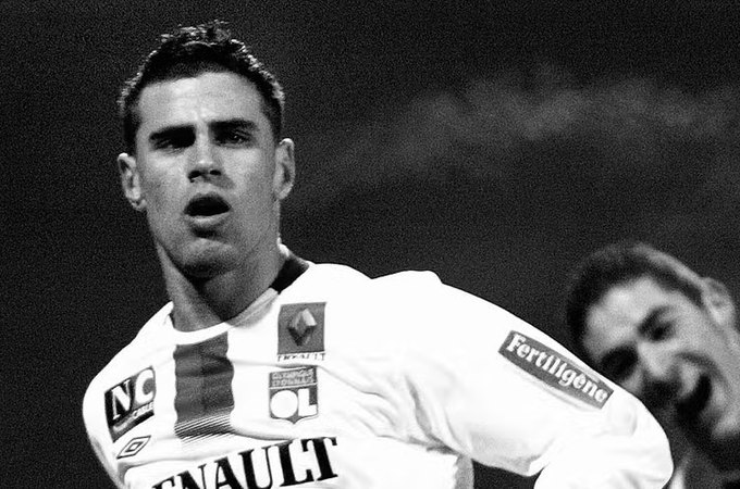 Tricampeão francês, ex-meia morre aos 43 anos após mal súbito a caminho de estádio