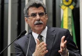 Romero Jucá lê relatório favorável à reforma trabalhista na CCJ do Senado