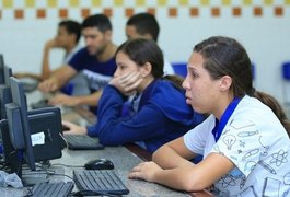 Alunos podem assistir aulas preparatórias para o Enem pela TV Educativa