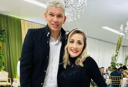 Atacante do ASA, Júnior Viçosa, e esposa perdem R$ 60 mil em golpe do remédio para doença rara