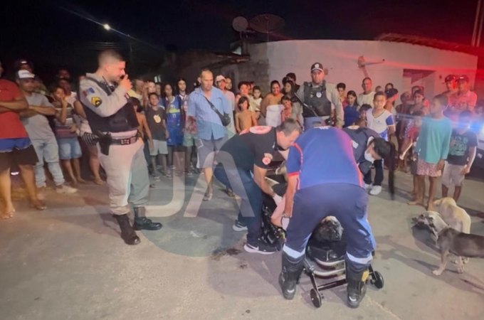 Homem é agredido por populares após mostrar partes íntimas próximo a escola em Arapiraca