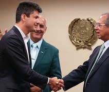 Subsídio de salários causa atrito entre Guedes e presidente do BNDES