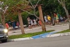 Criminosos em motocicleta atiram contra homem, que é atingido por três disparos, em Arapiraca