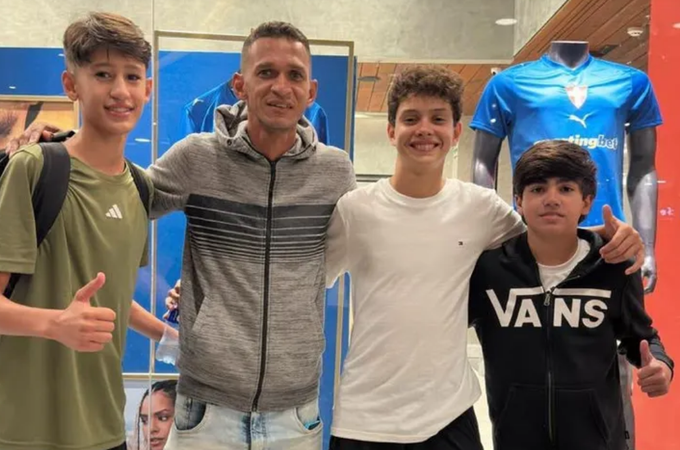 Três jovens jogadores alagoanos viajam para SP e fazem testes no CT do Palmeiras
