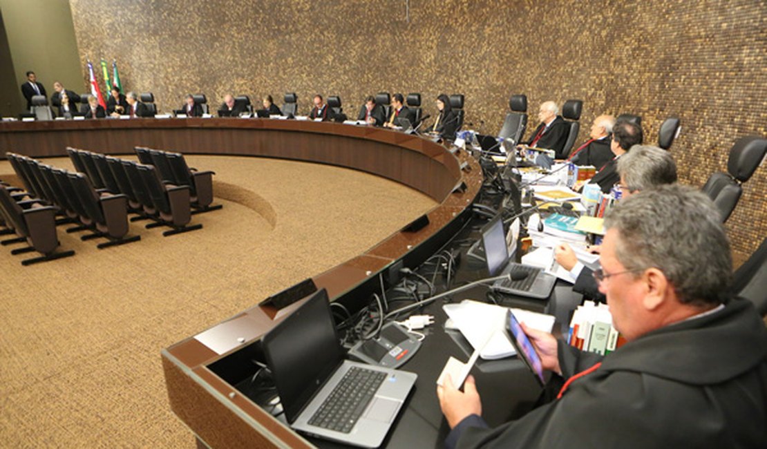 ﻿TJ suspende alteração promovida em lei que trata da idade para ingresso na PM