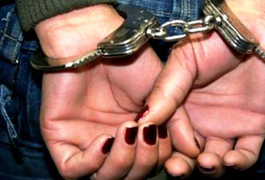 Polícia Militar encontra drogas em residência e prende mulher após denúncia de violência doméstica, em Arapiraca