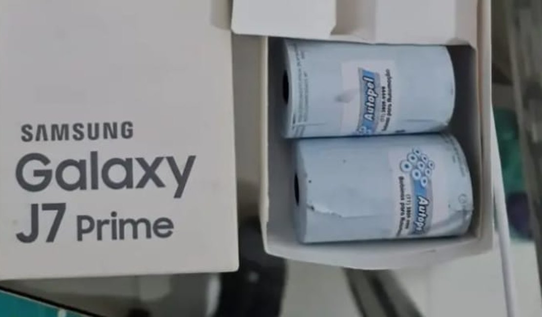 Jornalista alagoano compra celular no site da Samsung, mas recebe bobinas no lugar