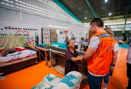 Em visita a municípios atingidos pela chuva, governador anuncia liberação de recursos
