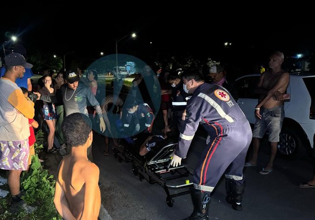 Colisão entre carro e moto deixa motociclista ferido no Bairro Massaranduba, em Arapiraca