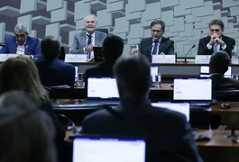 Senado aprova isentar IR para quem ganha até RS 5 mil, por unanimidade