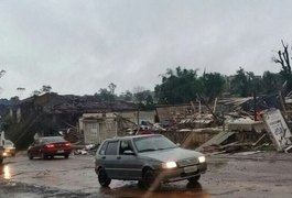 Mais de 10 mil são afetados por tornado em SC