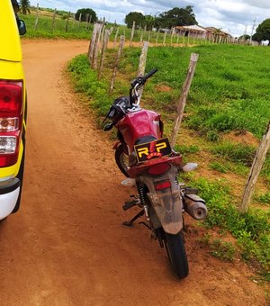 Moto roubada é localizada abandonada em área rural de Arapiraca