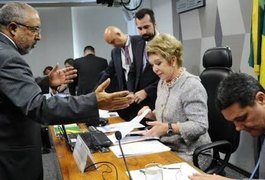 Comissão do Senado rejeita relatório da reforma trabalhista