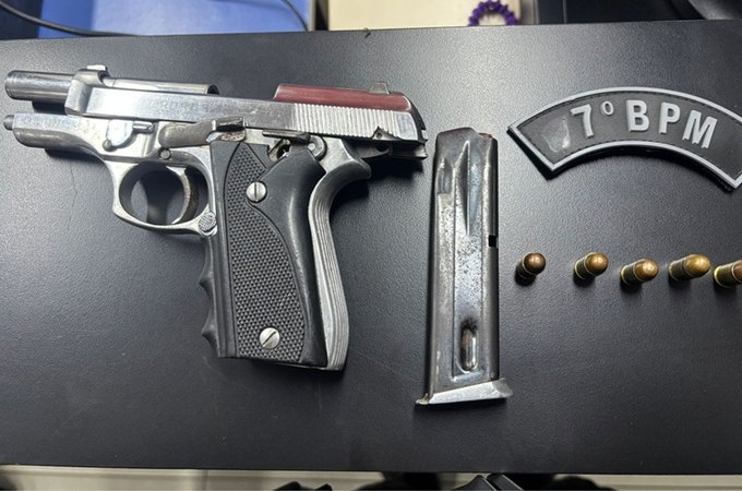 Homem é preso ao ser flagrado com pistola durante festa em Pão de Açúcar