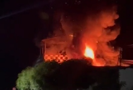 Borracharia é atingida por incêndio de grandes proporções em Penedo