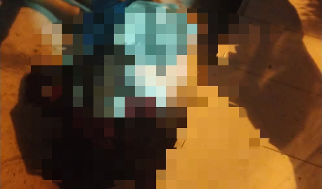 Homem é assassinado na porta de casa em Penedo