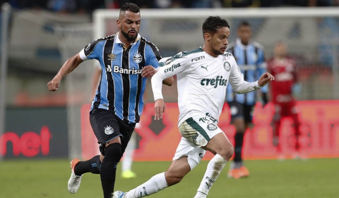 Palmeiras e Grêmio definem futuro na Libertadores; confira as escalações