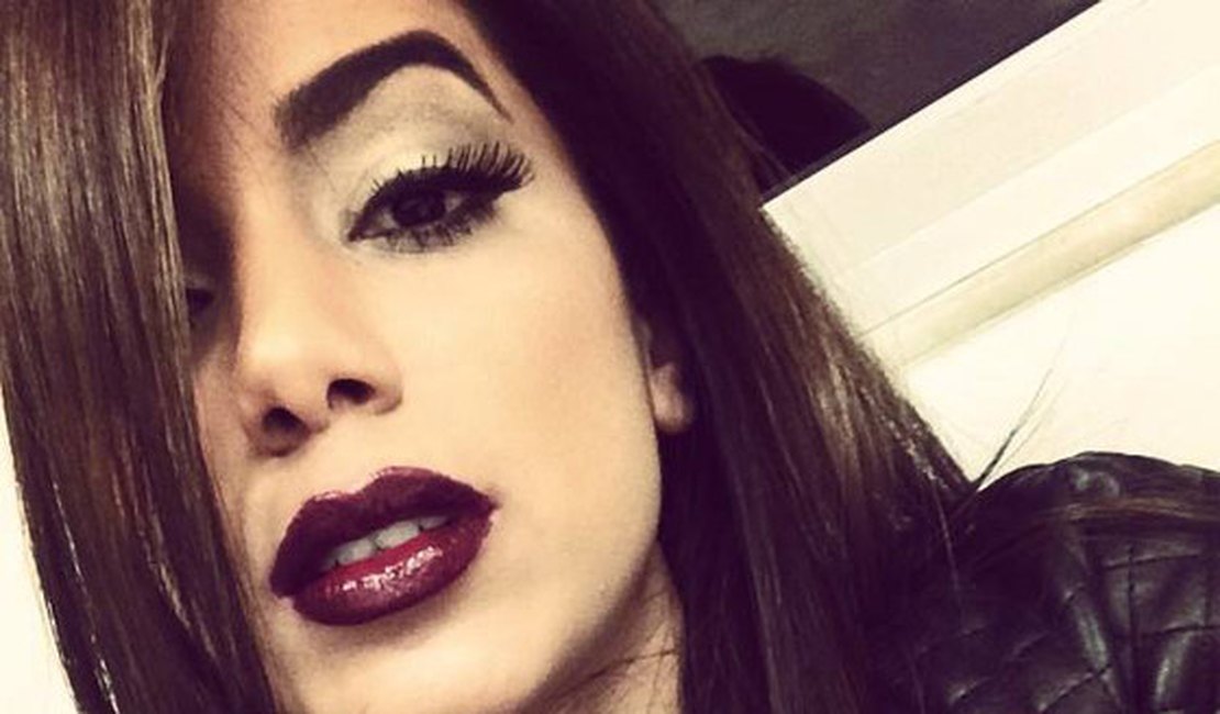 Anitta não recebe cachê há dois meses e entra na justiça contra empresário