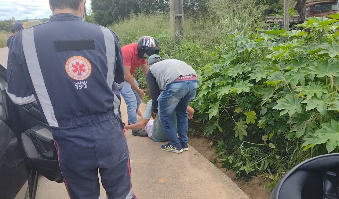 Acidente entre moto e cinquentinha deixa feridos em Arapiraca