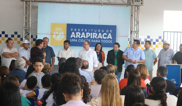 VÍDEO. Luciano Barbosa entrega escola revitalizada e moderna na Vila Fernandes