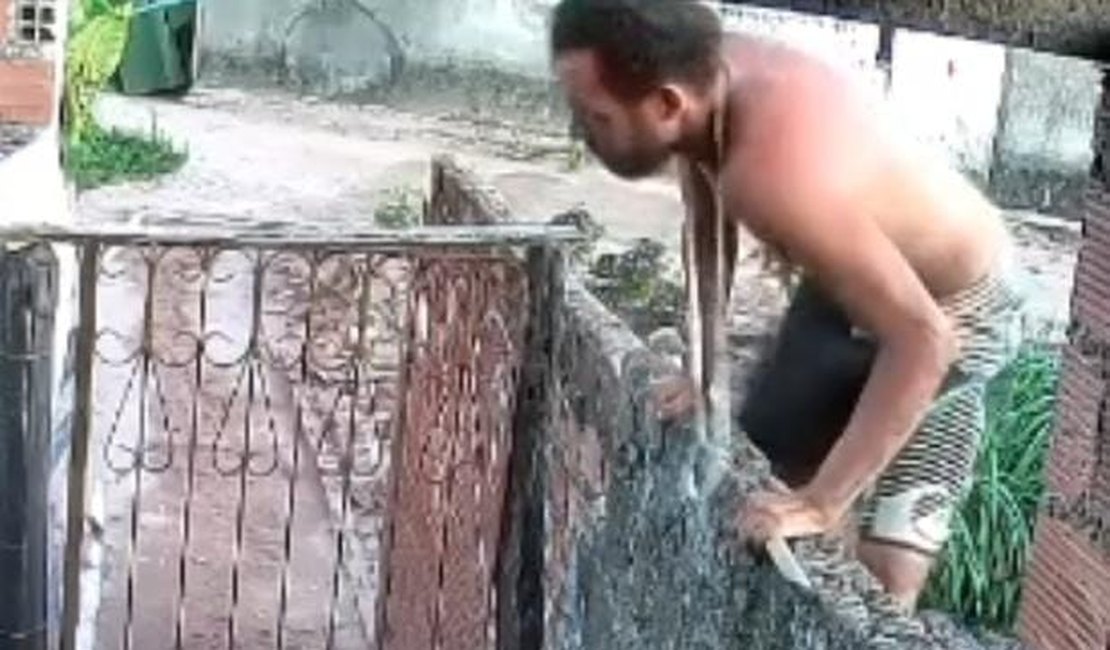 Horas após ser baleado, homem que estava pulando muro de residências para cometer crimes morre no HEA