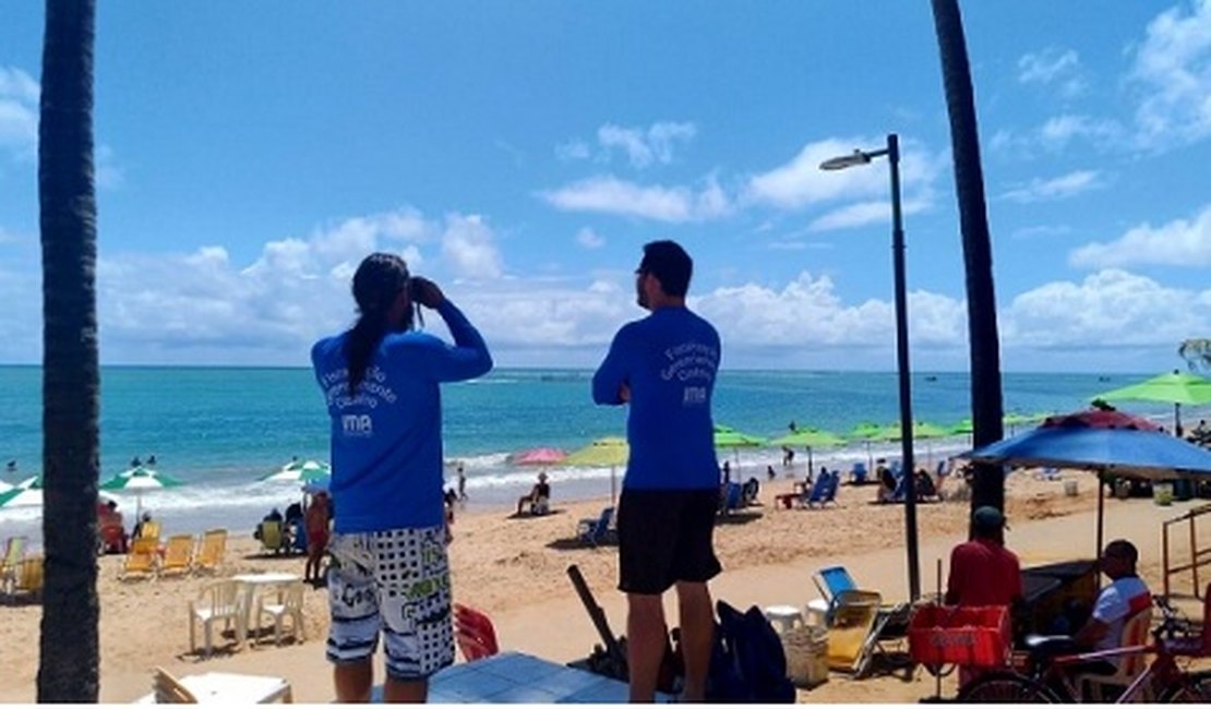 Praia da Jatiúca permanece aberta para banhistas, garante IMA