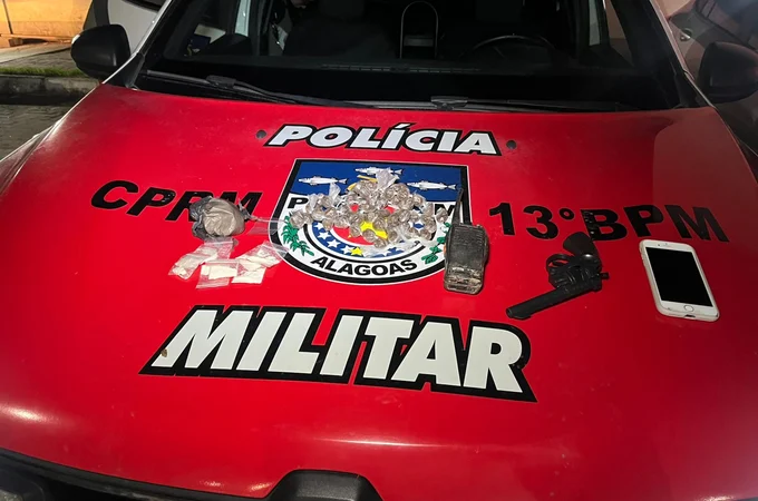 13º Batalhão apreende menor de idade com arma de brinquedo e drogas no Jacintinho