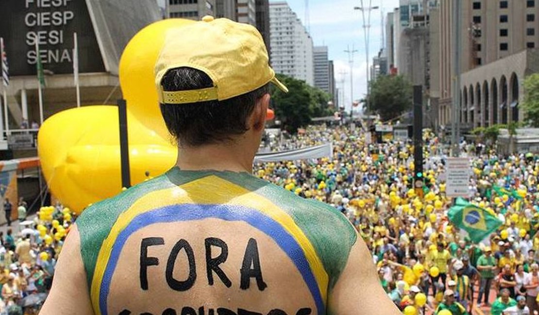 Brasil tem manifestações em defesa do impeachment de Dilma