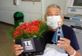 Treze pacientes se recuperam de covid-19 e recebem alta do Hospital de Emergência do Agreste