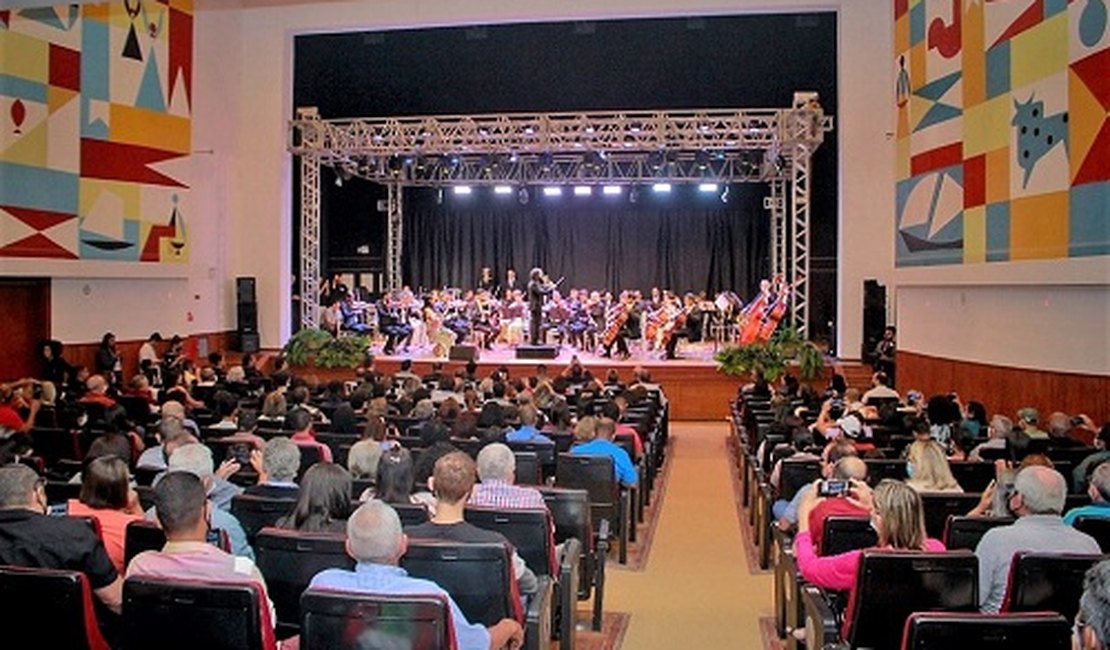 Concerto da Orquestra Filarmônica de Alagoas em Penedo lota Centro de Convenções