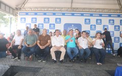 Luciano comemora assinatura de OS para pavimentação do acesso de quatro comunidades rurais