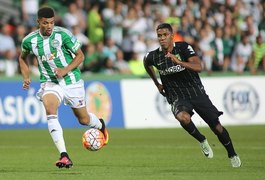 Palmeiras acerta contrato com Veiga e mira zagueiro Juninho do Coritiba