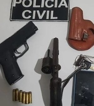 Homem é preso com arma, munições, dinheiro e moto clonada no Agreste