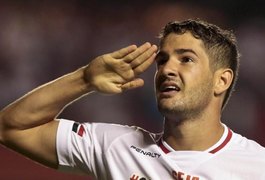 Pato está na mira de 'dois ou três clubes' da Itália, afirma empresário