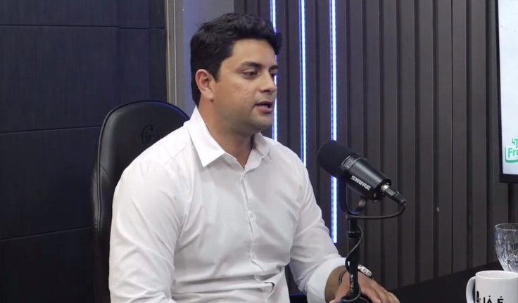 Durante entrevista, Jarbinhas Barros anuncia pré-candidatura a prefeito de Lagoa da Canoa; assista