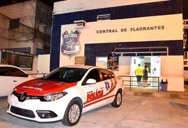Dupla é presa por assalto a ônibus em Maceió