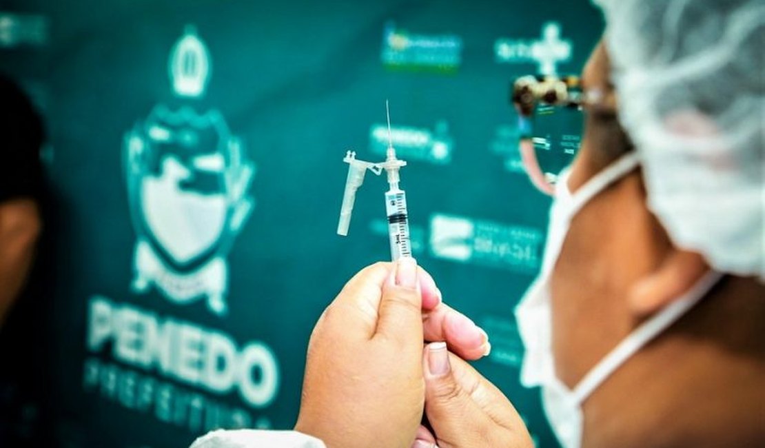Vacina contra Covid chega aos postos de saúde de Penedo