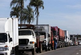 Caminhoneiros podem paralisar atividades a qualquer momento, diz representante do CNT