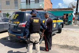 Homem paga R$ 2,8 mil por CNH falsa e acaba preso por agentes da PRF em São Miguel dos Campos