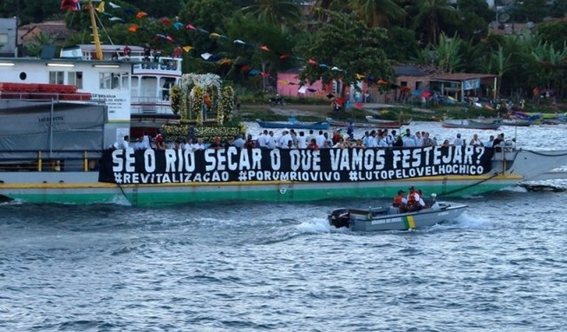 Protesto em defesa do Rio marca procissão do Bom Jesus dos Navegantes de Penedo