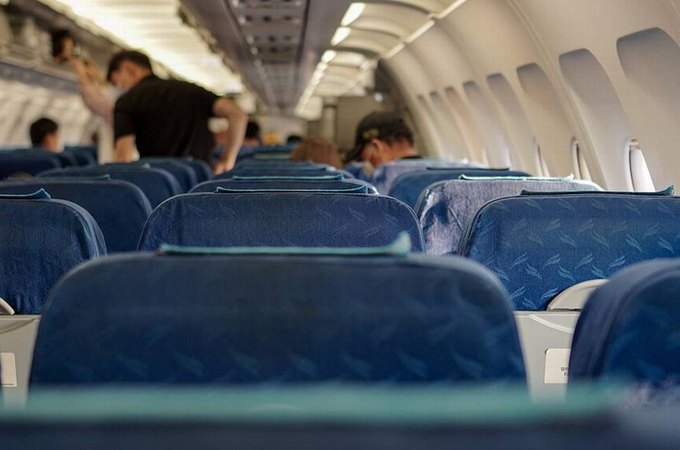 Companhia Aérea deve indenizar cliente após falha na prestação de assistência a idosa de 92 anos, em AL