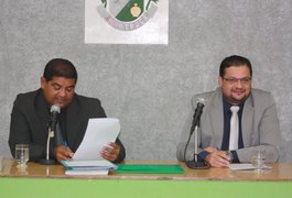 Câmara Municipal de Arapiraca realiza sessão depois da ocupação de cinco dias por estudantes