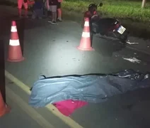 Condutora com filha de oito anos na garupa morre ao atingir cavalo solto na AL-115, em Arapiraca