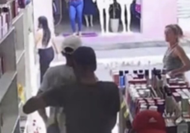Ação rápida da Ronda do Bairro prende dois suspeitos após roubo de perfumes em Arapiraca