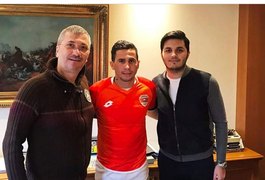 Jogador arapiraquense 'Rey9' troca de clube na Europa