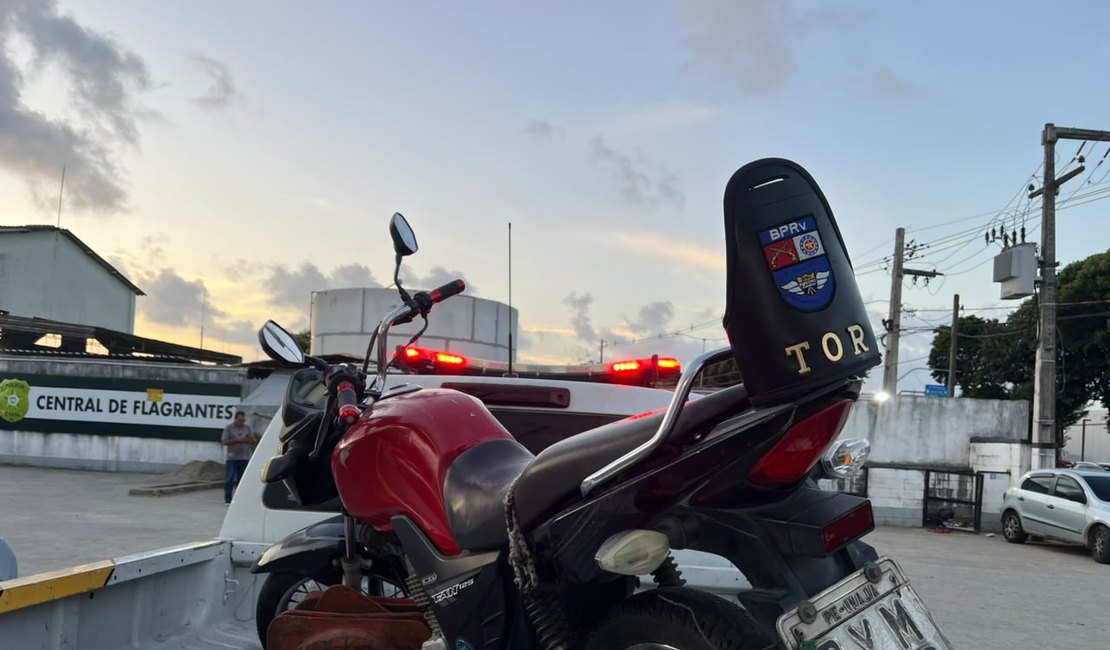 BPRv prende condutor de motocicleta com motor adulterado no Cruzeiro do Sul