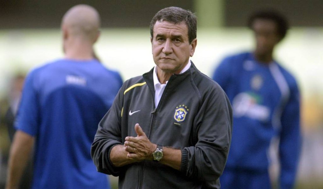 Carlos Alberto Parreira, ex-técnico da Seleção Brasileira, é internado no Rio